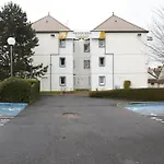 Premiere Classe Saint Christophe فندق سيرُجي