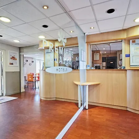Première Classe Saint Christophe * Cergy