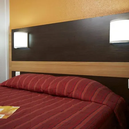 Premiere Classe Saint Christophe Hotel *